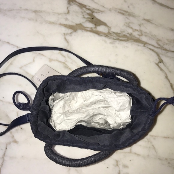 Basket Bag with Pull Ties - Picture 3 of 6